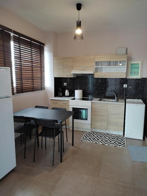Double M Comfy Flat Apartamento Markópoulon Exterior foto